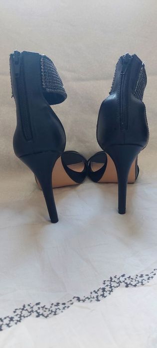 Donez Sandale marimea 36 deezee