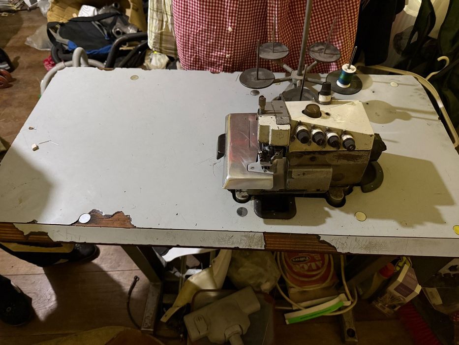 Masina de surfilat Metalica cu 3 fire