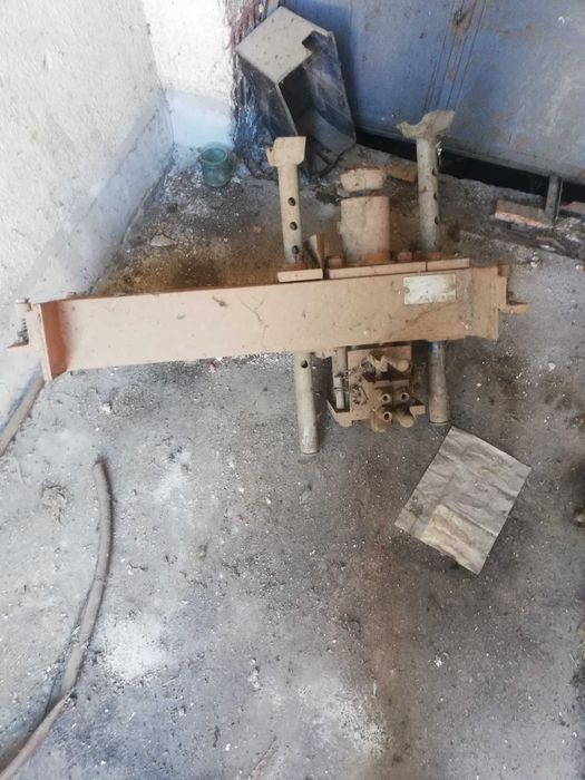 Канален хидравличен крик