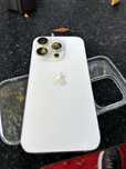 Iphone 15 pro white