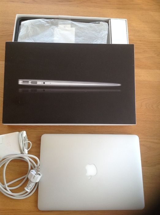 Macbook Air A1369 mid 2011 i7, 4GB, SSD 256 -Dezmembrez