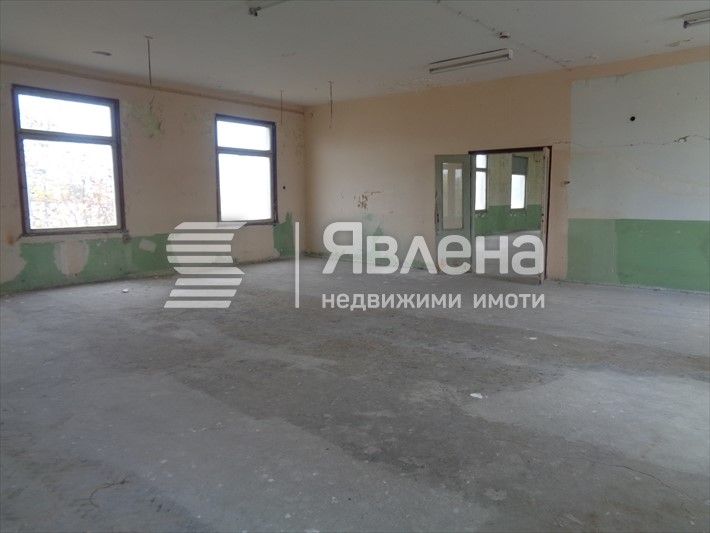 Продава се Склад в Ямбол, Зорница - 5204 кв.м за 167 €/кв.м - Снимка #9