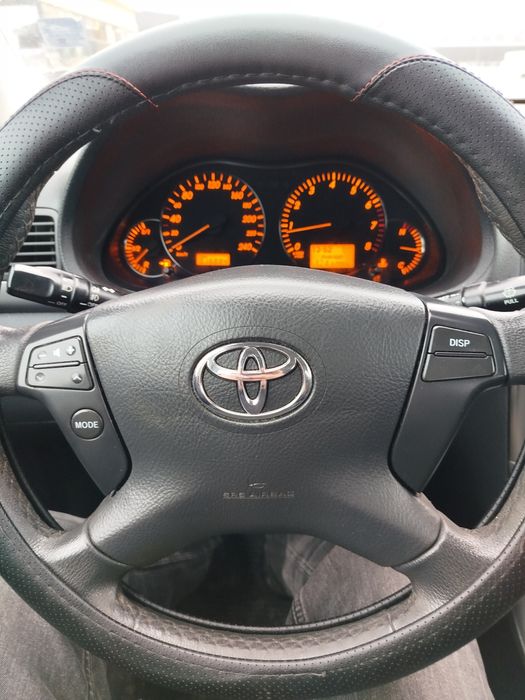 Продавам Тойота Авенсис 1 8 газ бензин