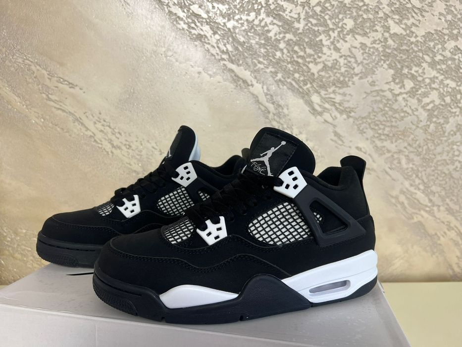 Nike Air Jordan 4