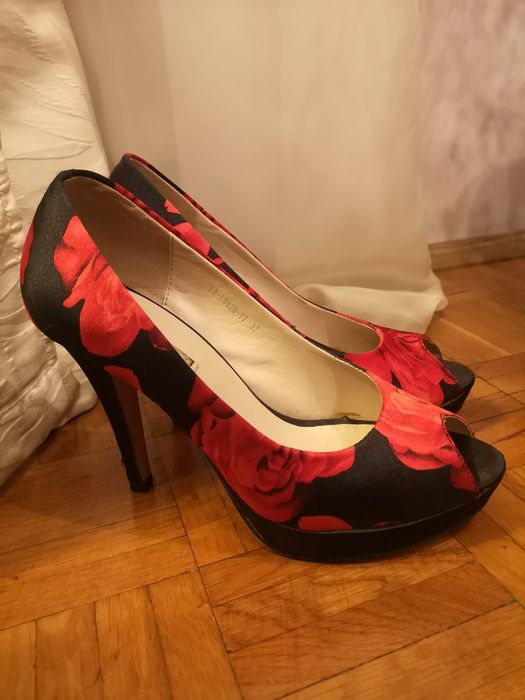Pantofi de ocazie eleganti