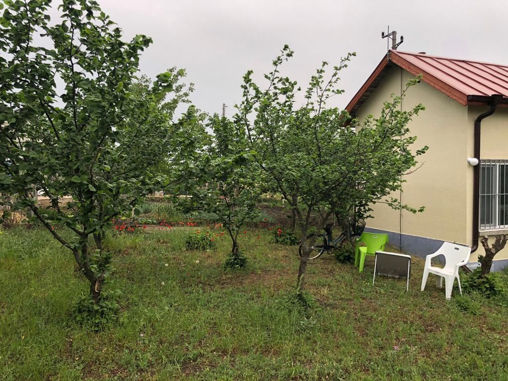 Дава се под наем Къща в Бургас, Меден рудник - зона А - 35 кв.м за 408 € - Снимка #1