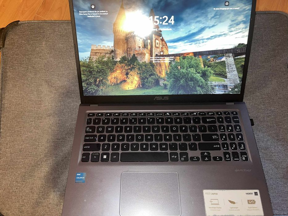 Laptop Assus,in stare perfecta