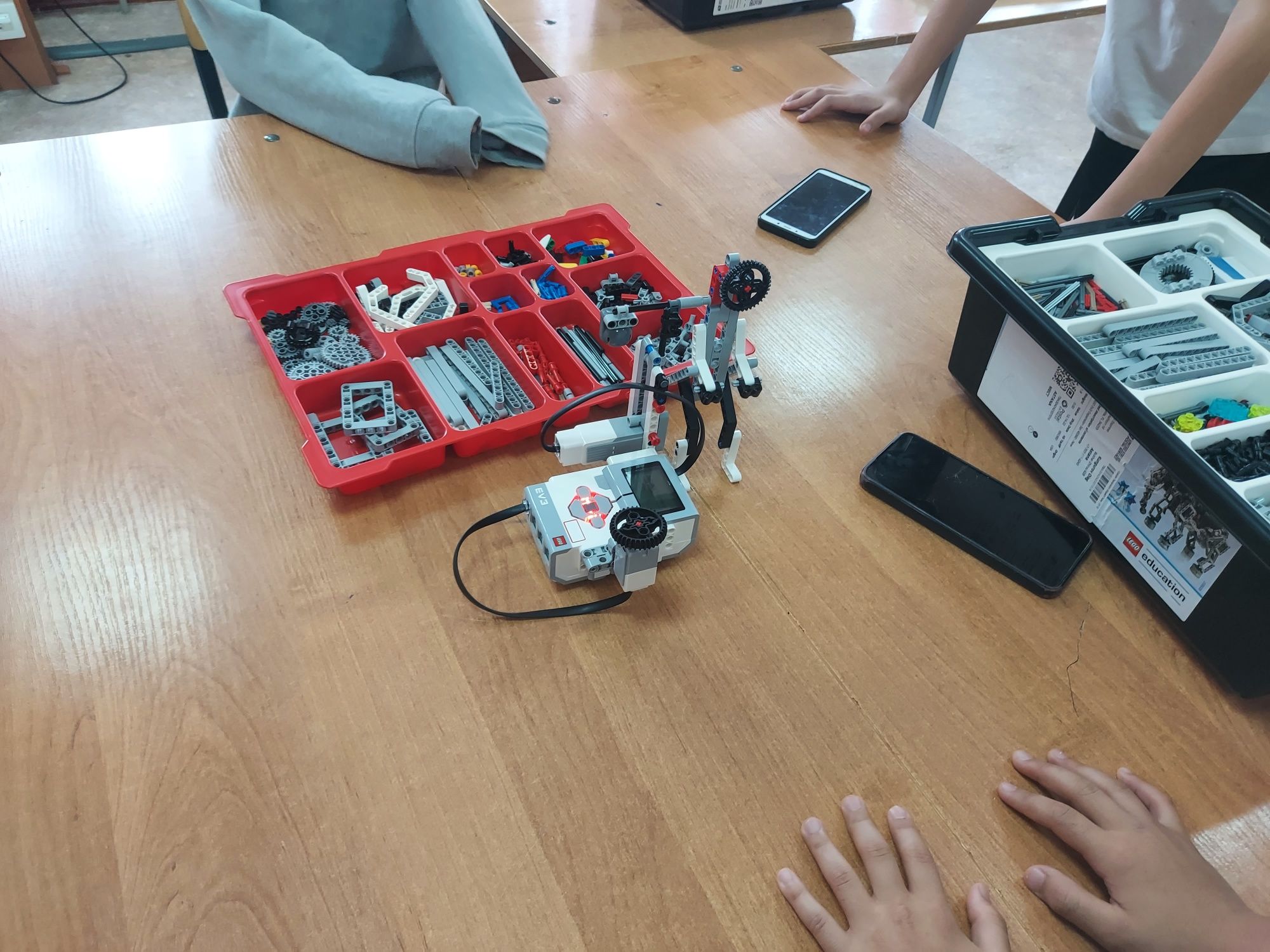 Lego Mindstorms Ev3 45544 + Ресурсный набор 45560 в подарок
