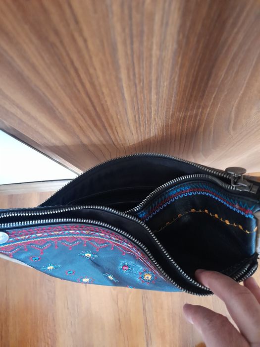 Desigual дамска чанта.