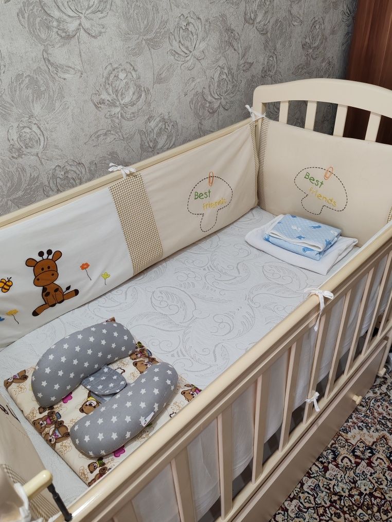 Продам детскую кроватку.