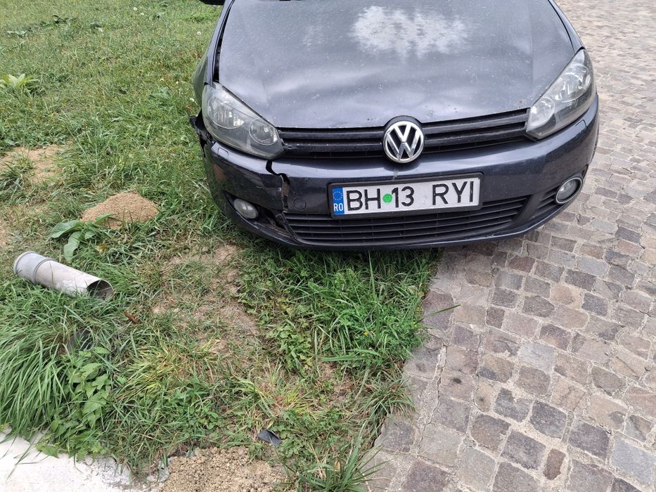 Vând Golf 6 avariat