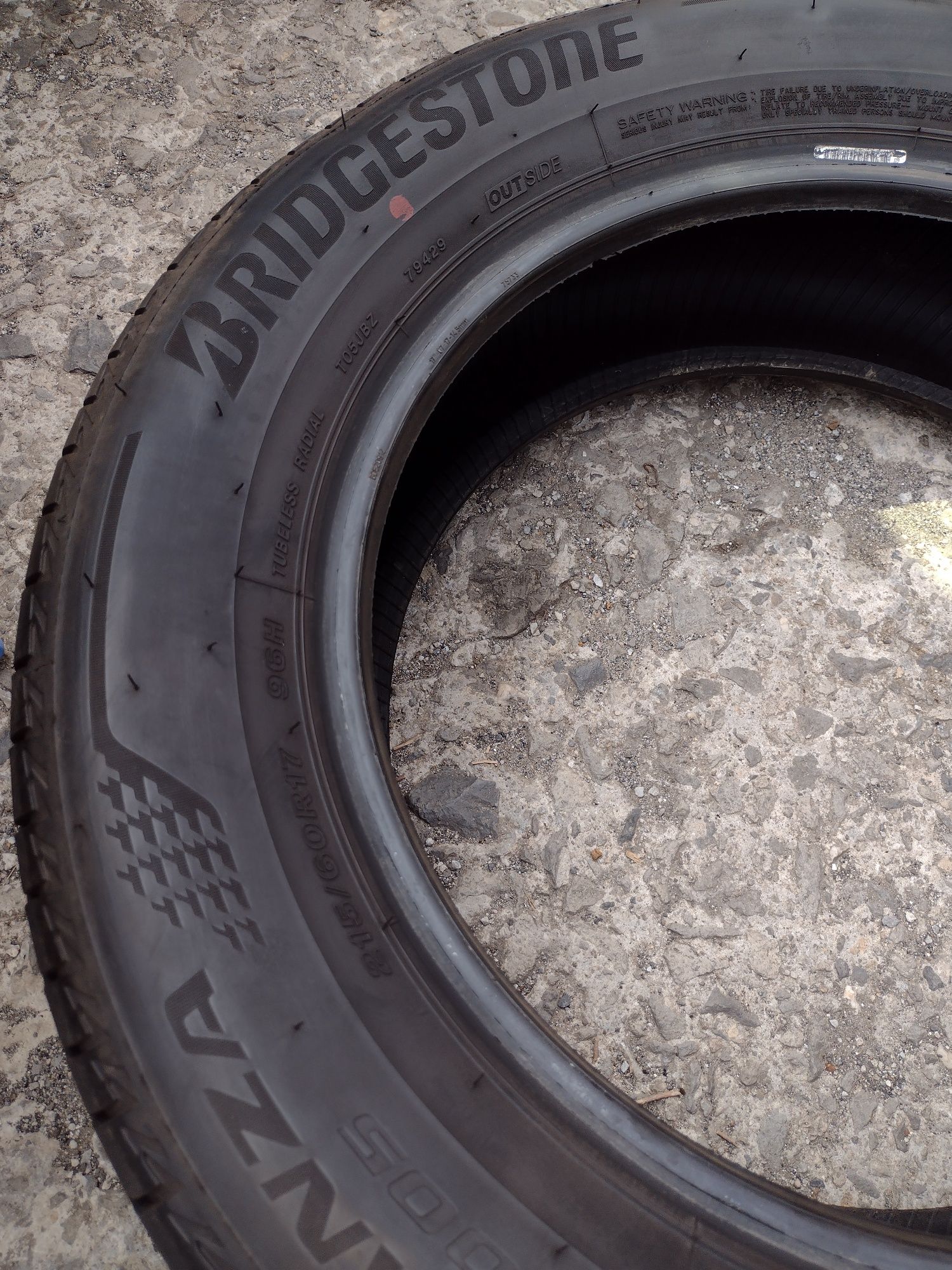 Почти нови 4бр.215/60/17 Bridgestone T005 dot2023