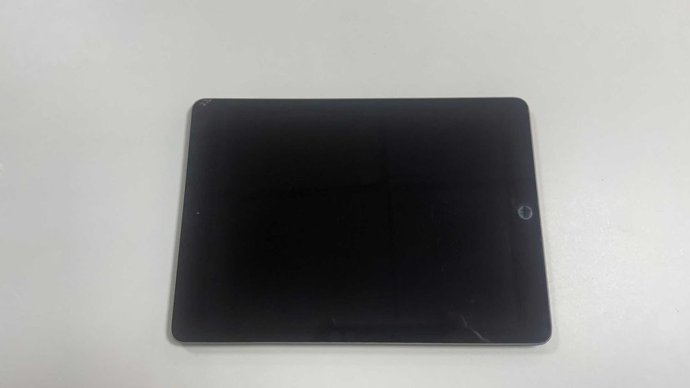 iPad gen. 6, 9,7 ", 32 GB, pentru piese