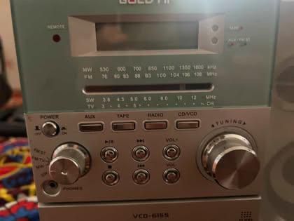 Kalonka radio va eski kaseta o’qiydi disk ham o’qiydi