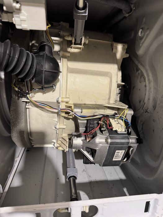 Пералня Pyramis W10FA – 6 кг – отлично състояние, малко използвана!