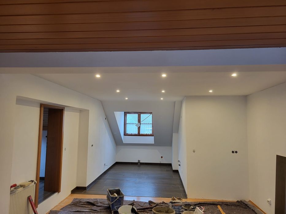 Meșter cu experiență în interioare