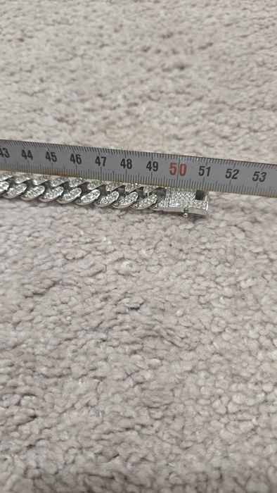 Colier  "trust no one"