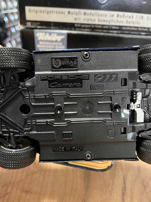 Нова метална колекционерска количка модел PORSCHE 996 1998г. 1:18