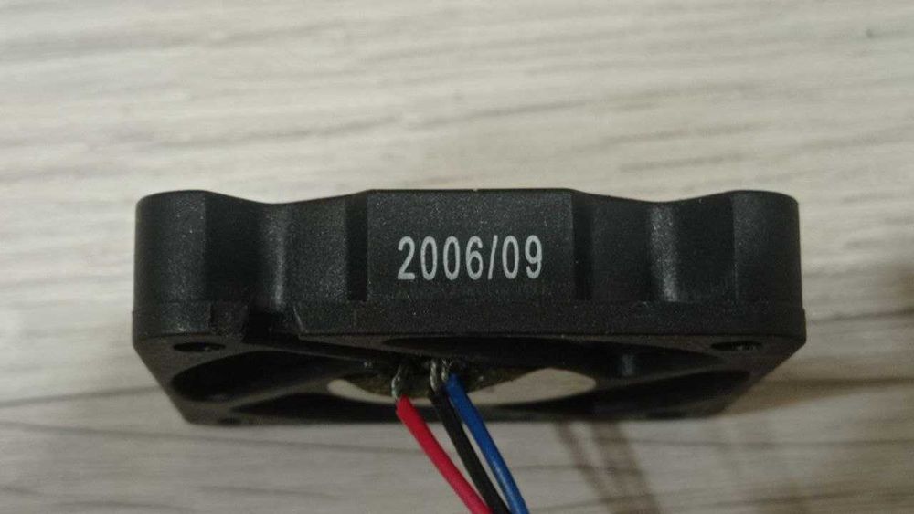 Трехпиновый DC кулер