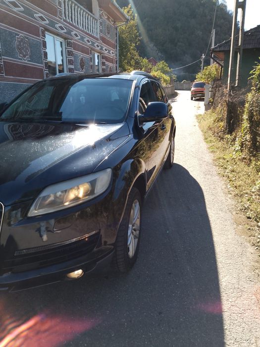 Audi Q7 5600 sau variante