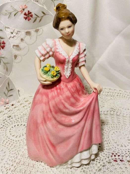 порцеланова статуетка