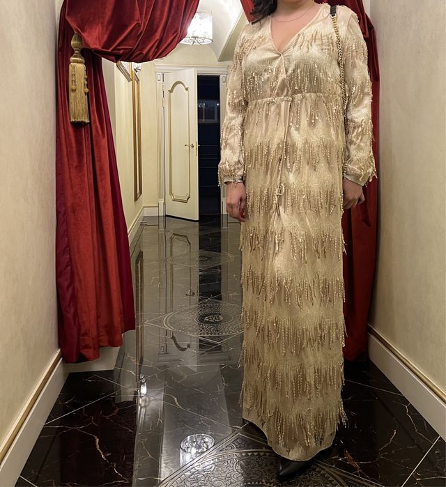 Платье цвета золото  в пол, на рост 173 см.