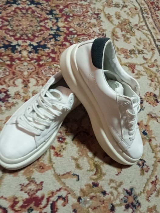 Adidași Pull& Bear