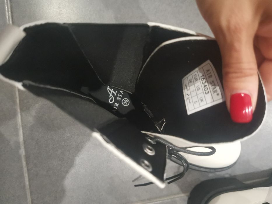 Нови бели боти от Мат Старр