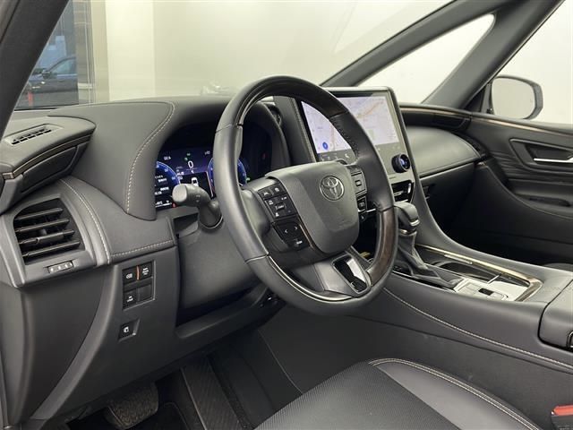 Toyota Alphard Exclusive