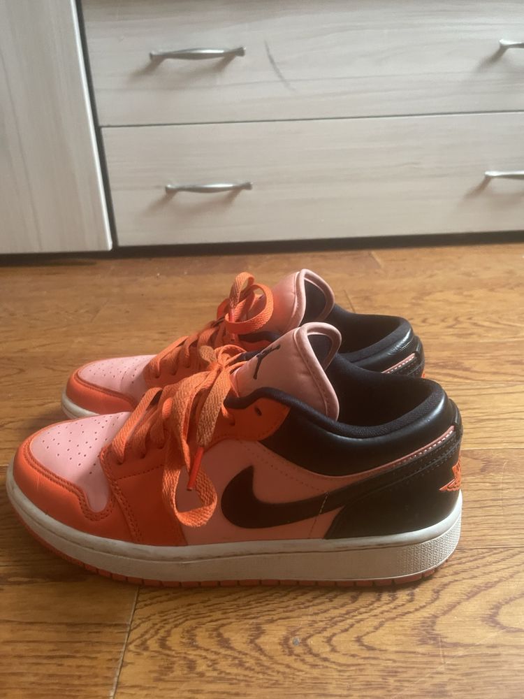 Air Jordan 1 Low Orange Black