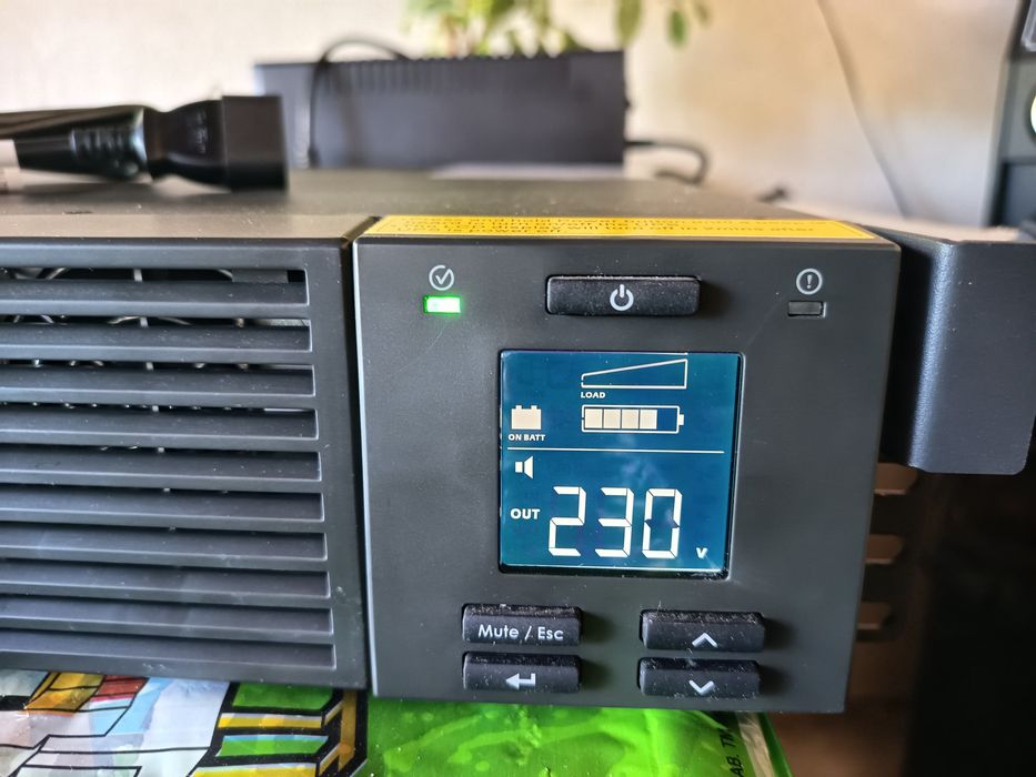 APC Ups 2000Va 230V , SRV2KRI