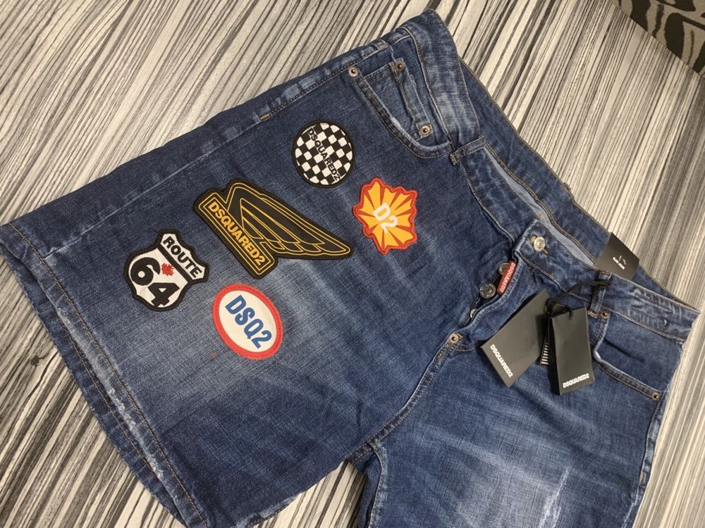 Blugi DSQUARED-Poze reale 100% calitate superioara ! Marimea 52,5