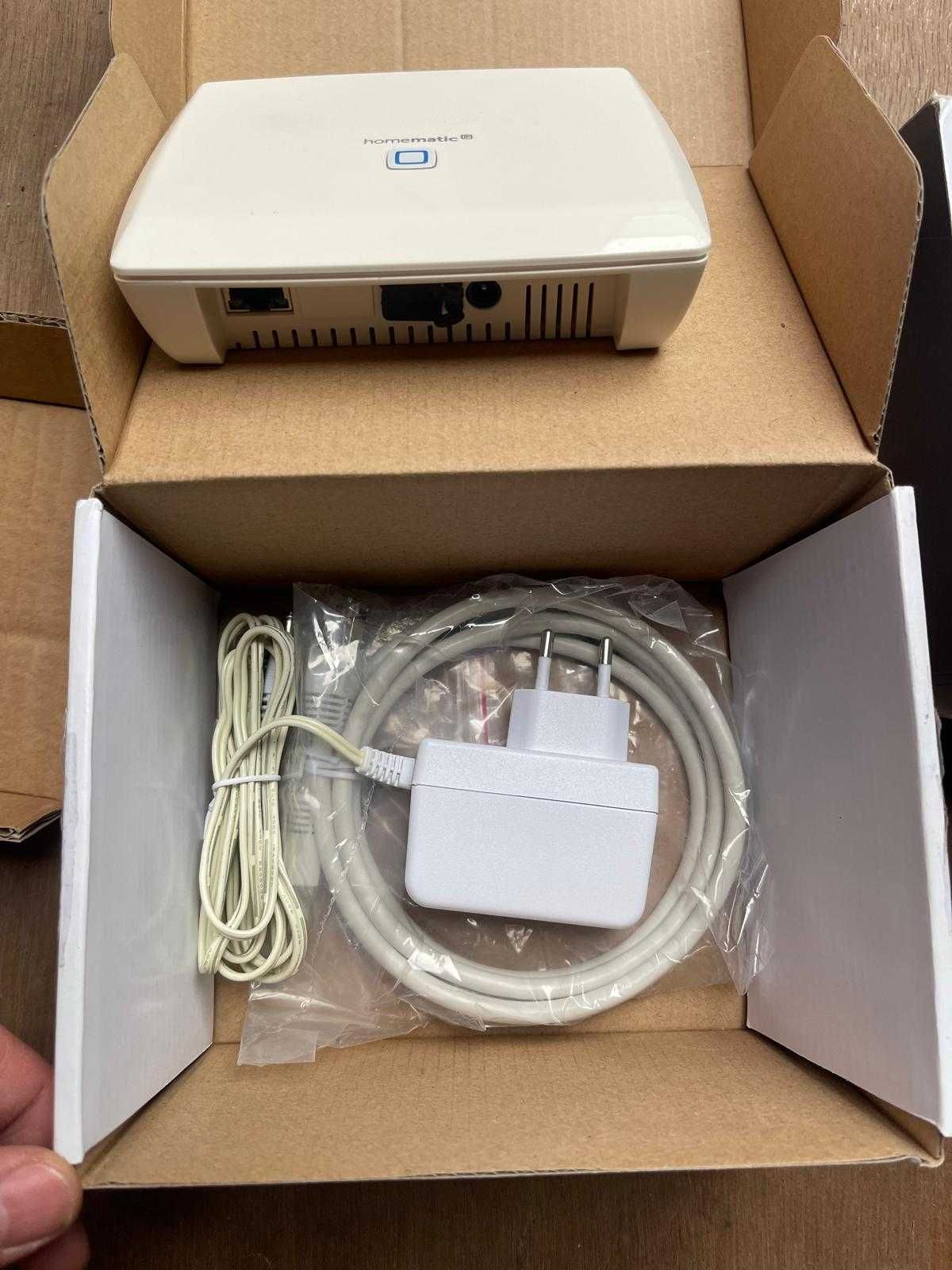 Hub Homematic CCU3 151965A0 cu licență Mediola AIO Creator NEO, alb