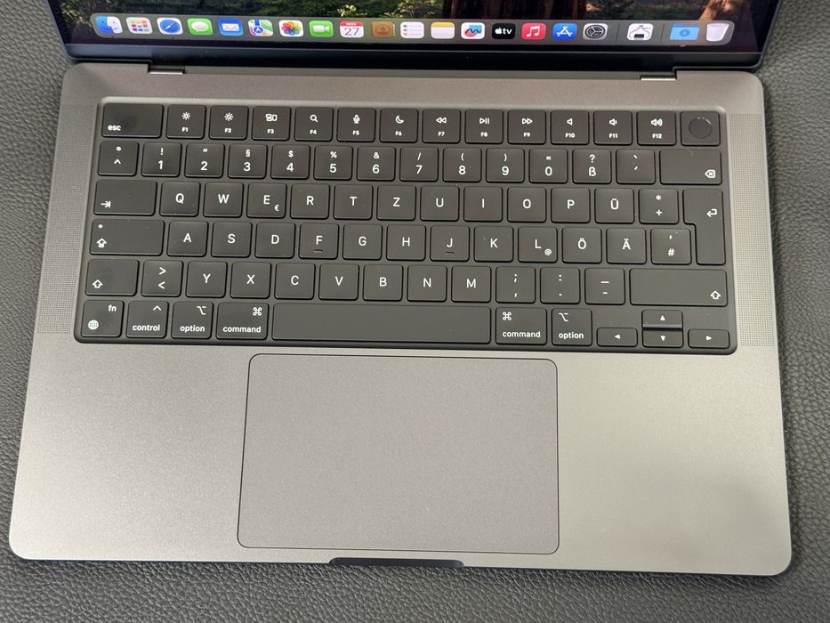 Продавам MacBook PRO M4 24 RAM 1TB SSD