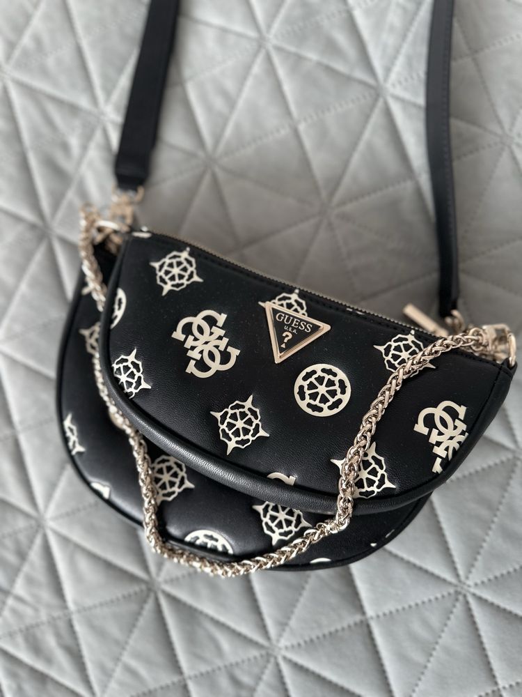 Чанта Guess Deesa ползвана веднъж
