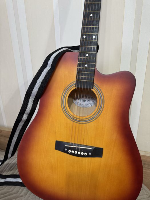 Гитара новая продам