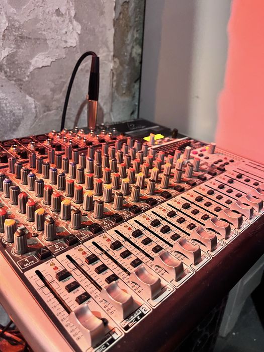 Mixer Behringer Henyx 1832USB cu efecte