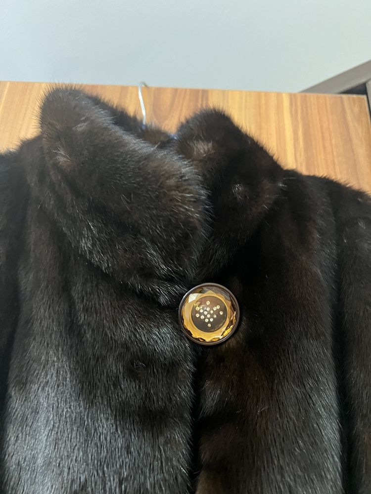 Продам шубу норковую