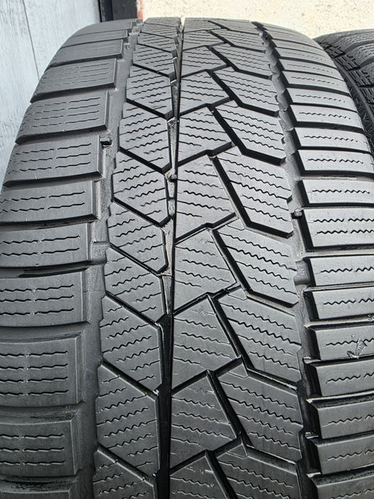 Vând patru anvelope de iarna continental 225  45 18  dot 1223