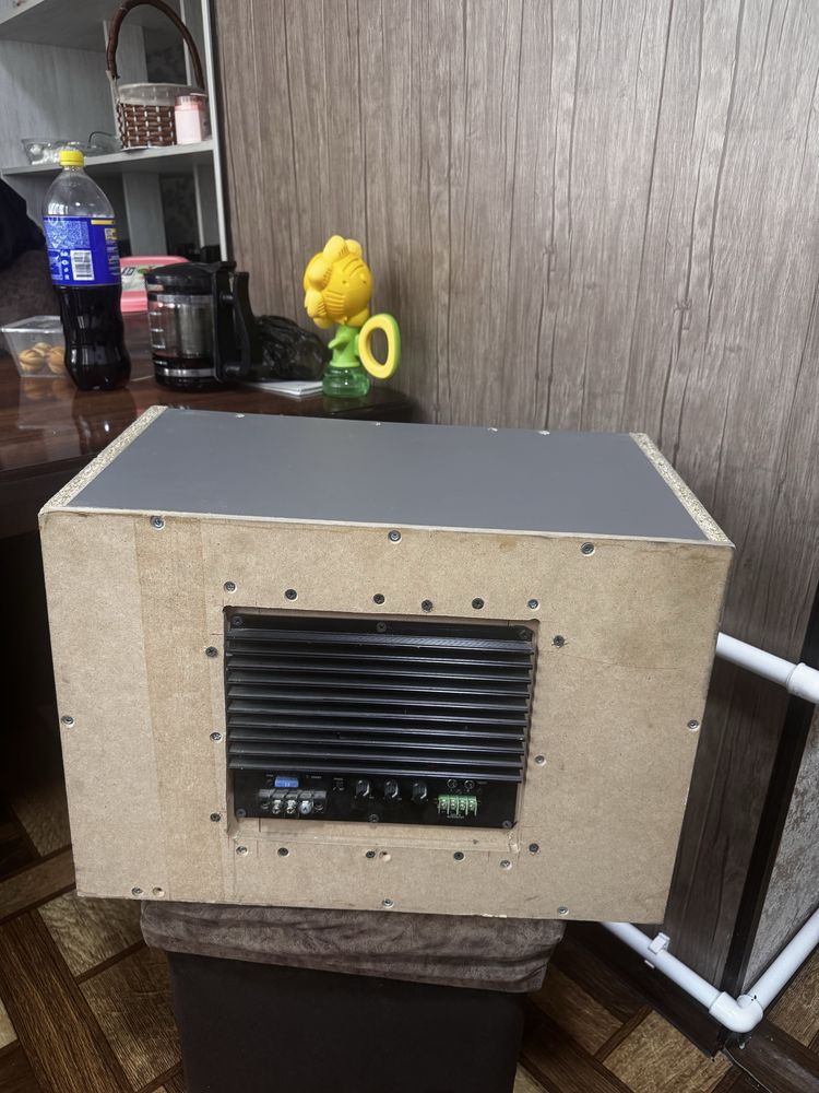 Активный сабвуфер jbl