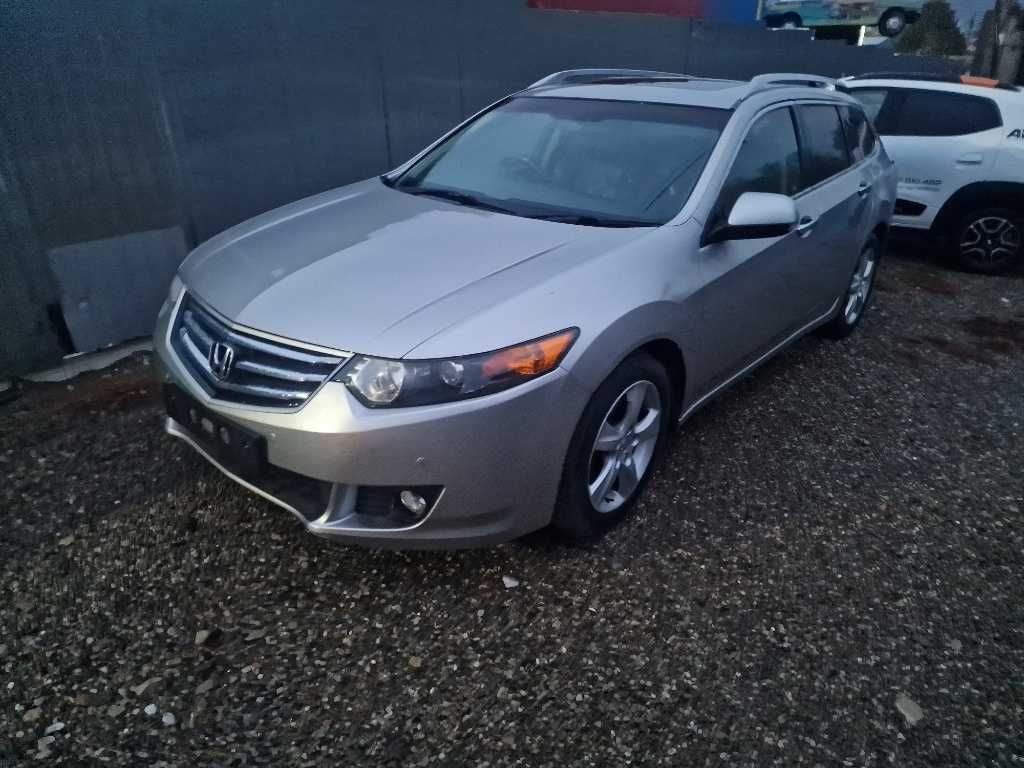 Dezmembrez Honda Accord Break 2.2 euro 5 an 2010 2011