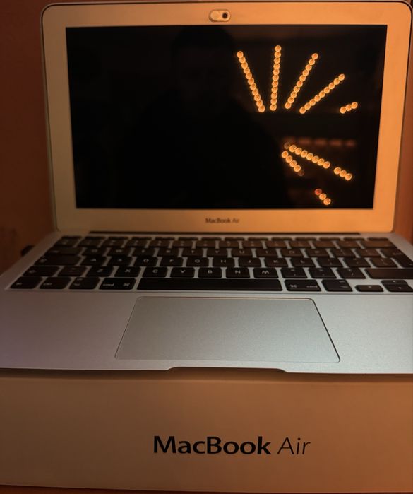 Macbook Air (11 inch early 2014)