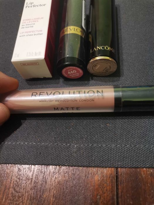 Оригинална декоративна козметика