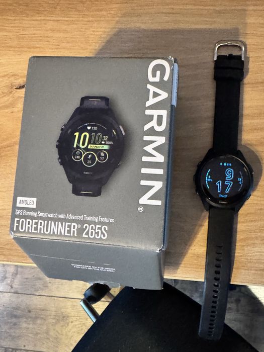 Часовник Garmin Forerruner 265S