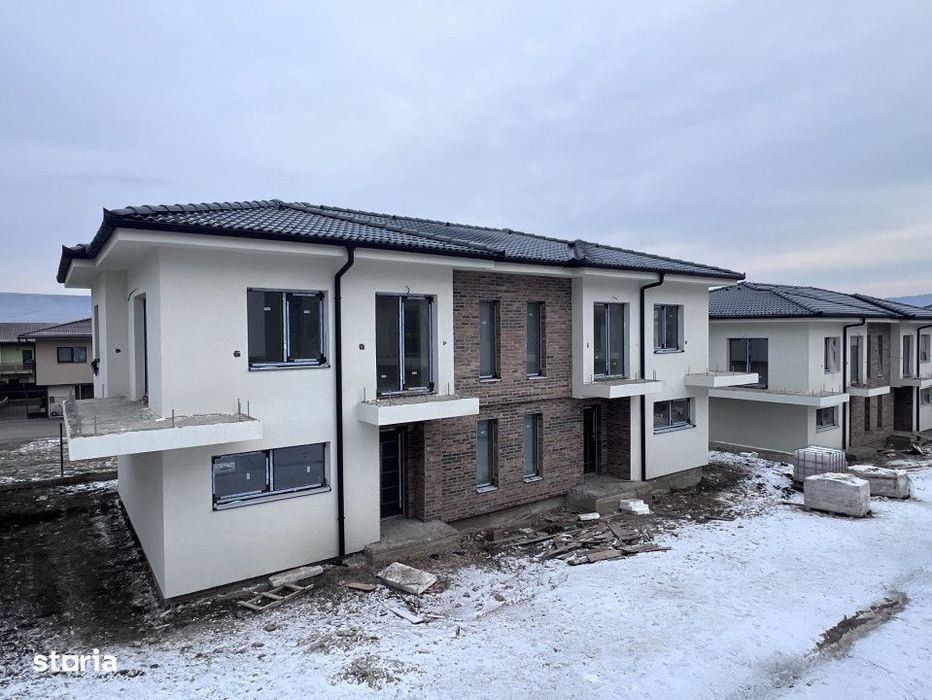 "La Tine Acasa: Duplexuri Care Iti Imbratiseaza Viata in Floresti"