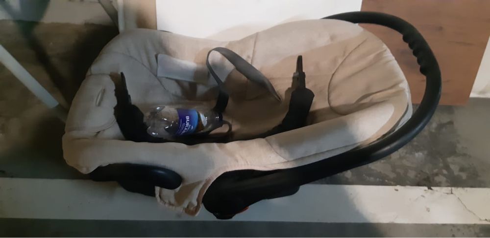 Продам срочно автокресло, детскаю кровать и детский столик