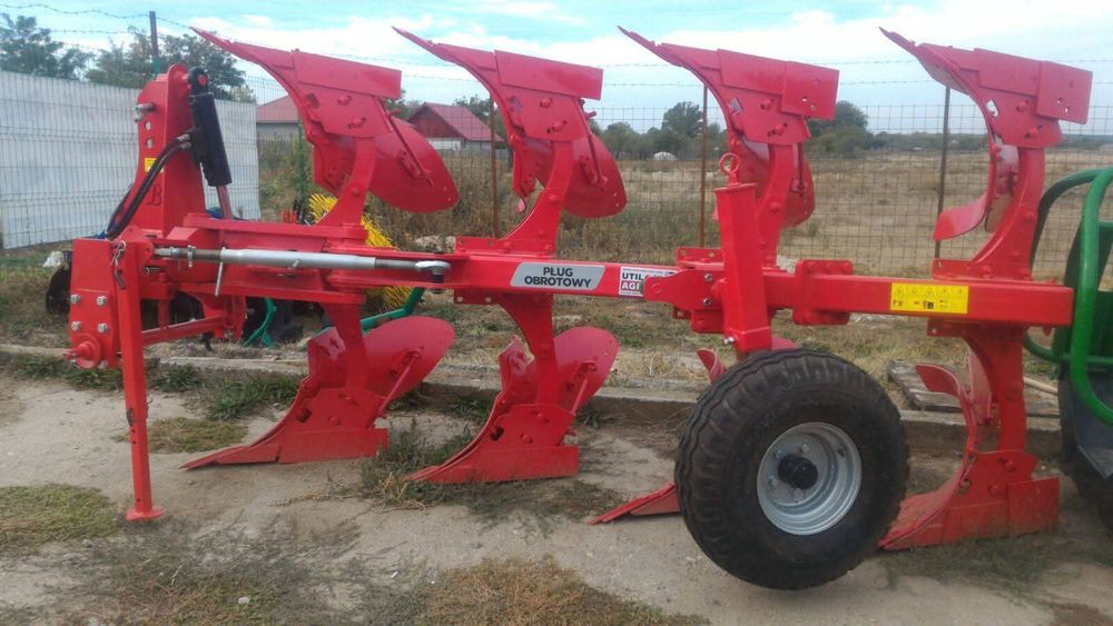 Vând plug 4 trupite sau schimb cu Remorca