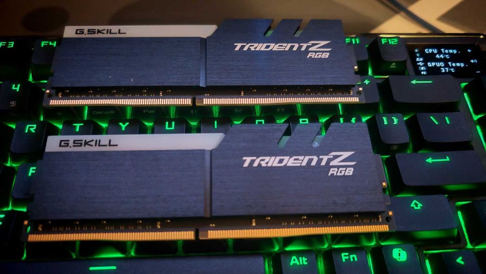 Рам памет G.SKILL Trident Z RGB 32GB (2x16GB) DDR4 3200MHz