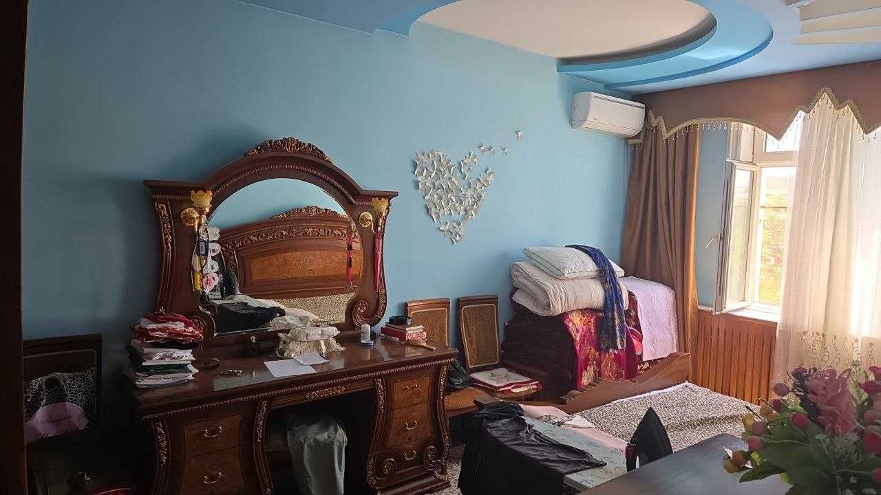 Квартира уютная 4/3/4, недалеко от м. Беруни