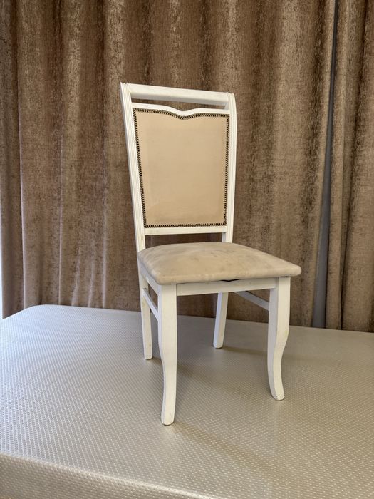 Стол со стульями